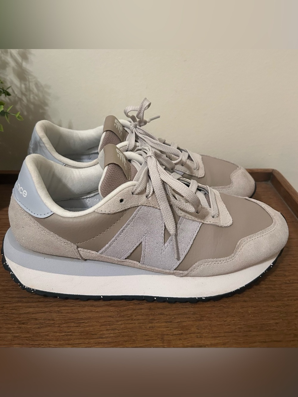 New Balance 237 Running Shoes Tan/Beige/White WS237ST Women's Sz 9.5 Men’s 8
